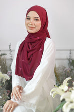 Load image into Gallery viewer, Lily Shawl in Maroon
