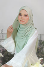 Load image into Gallery viewer, Lily Shawl in Pastel Green
