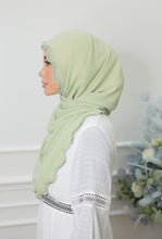 Load image into Gallery viewer, Lush (snood) Rosy - Pastel Green (Display)
