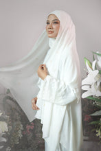 Load image into Gallery viewer, Lily Shawl in White
